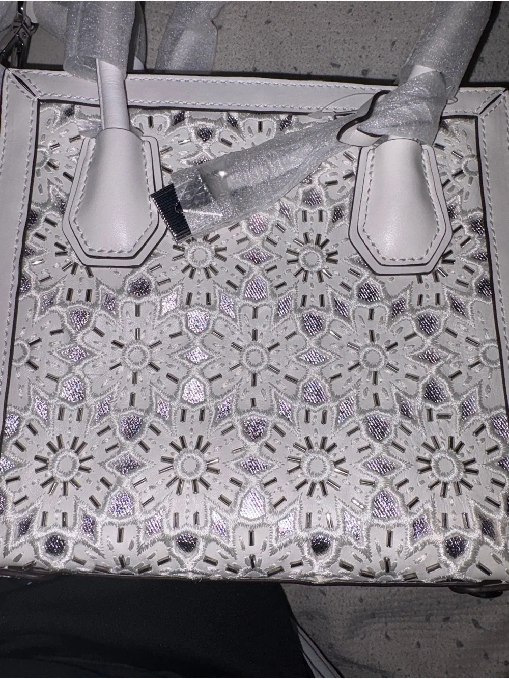 White Lace-Overlay Women's Tote crossbodyHandbag Michael Kors new with defects